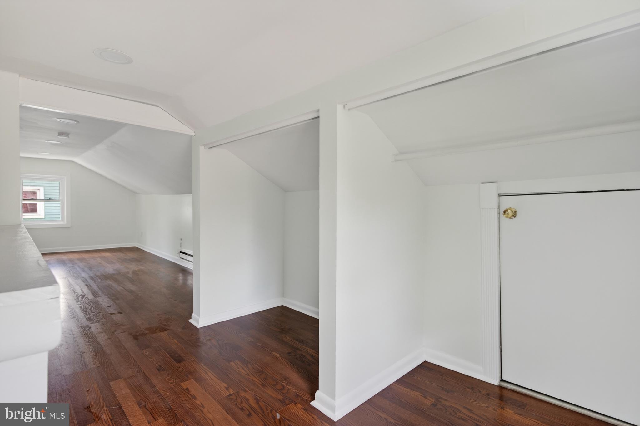 22 W 4TH AVENUE