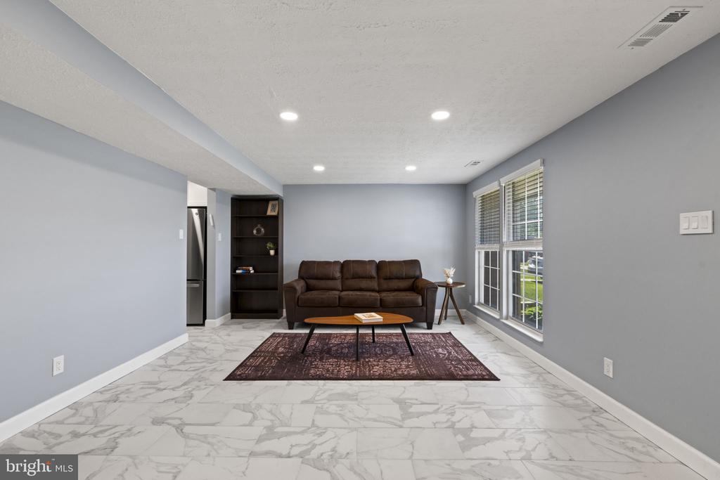 76 SANDPIPER DRIVE