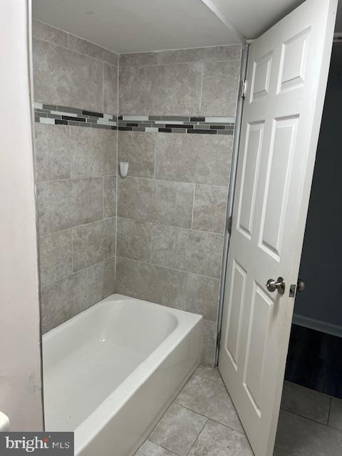32 S CLEMENTON AVENUE