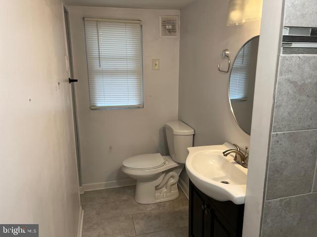 32 S CLEMENTON AVENUE