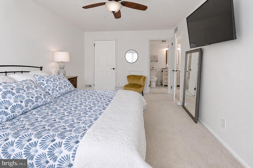 4307 ABERDEEN LANE