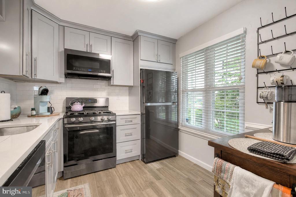 4307 ABERDEEN LANE