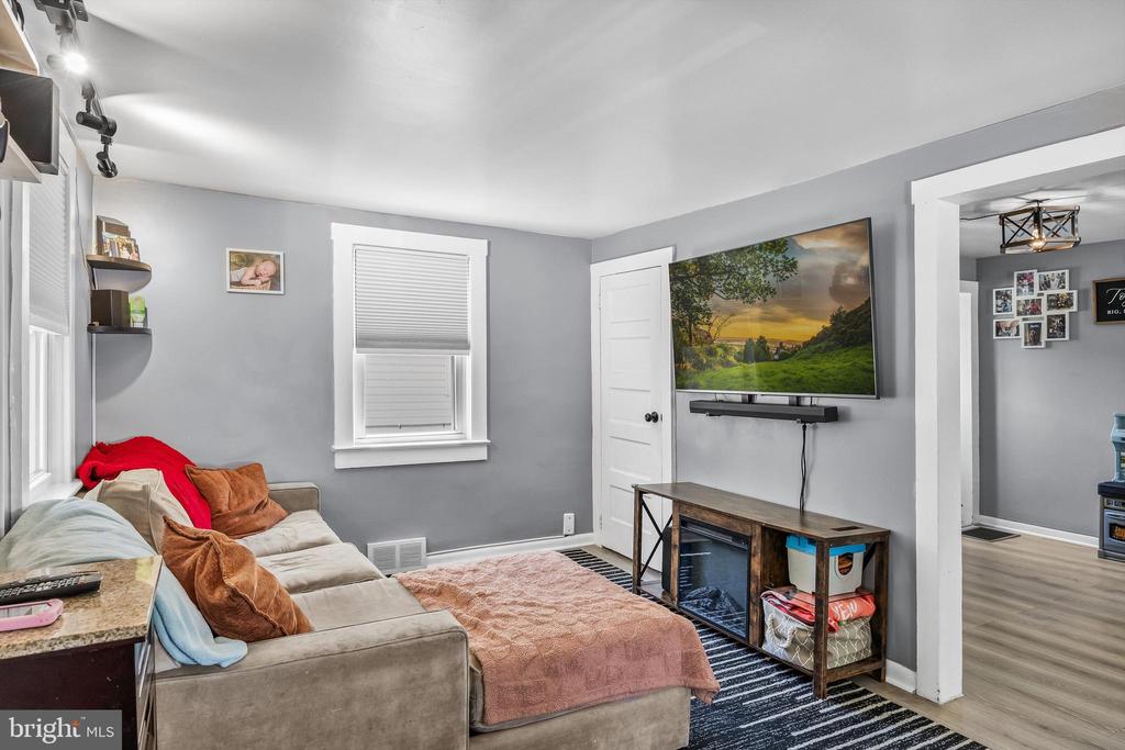 13 RANCOCAS AVENUE