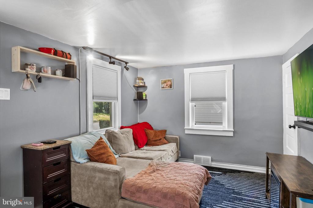 13 RANCOCAS AVENUE