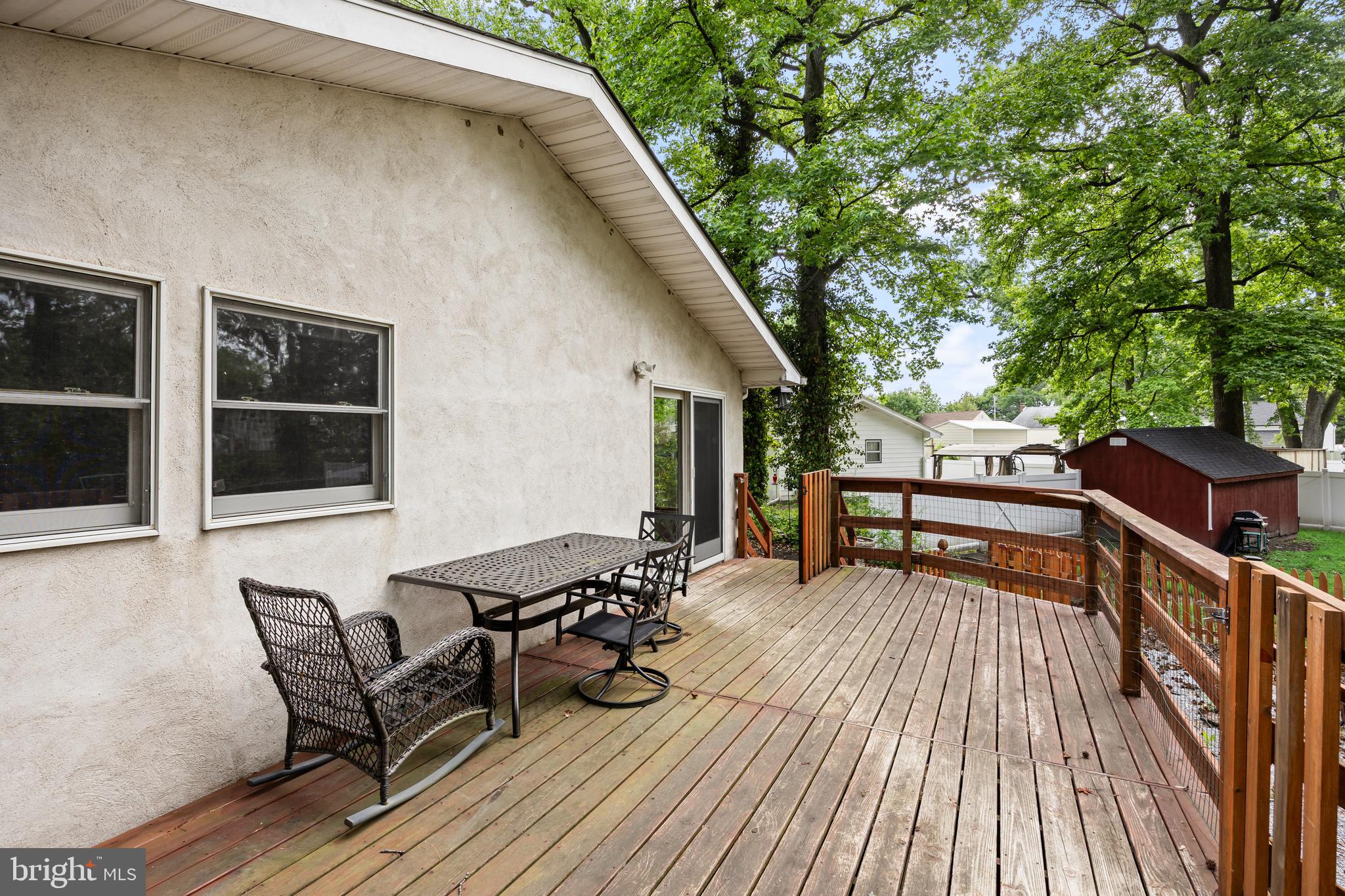 959 W KINGS HIGHWAY