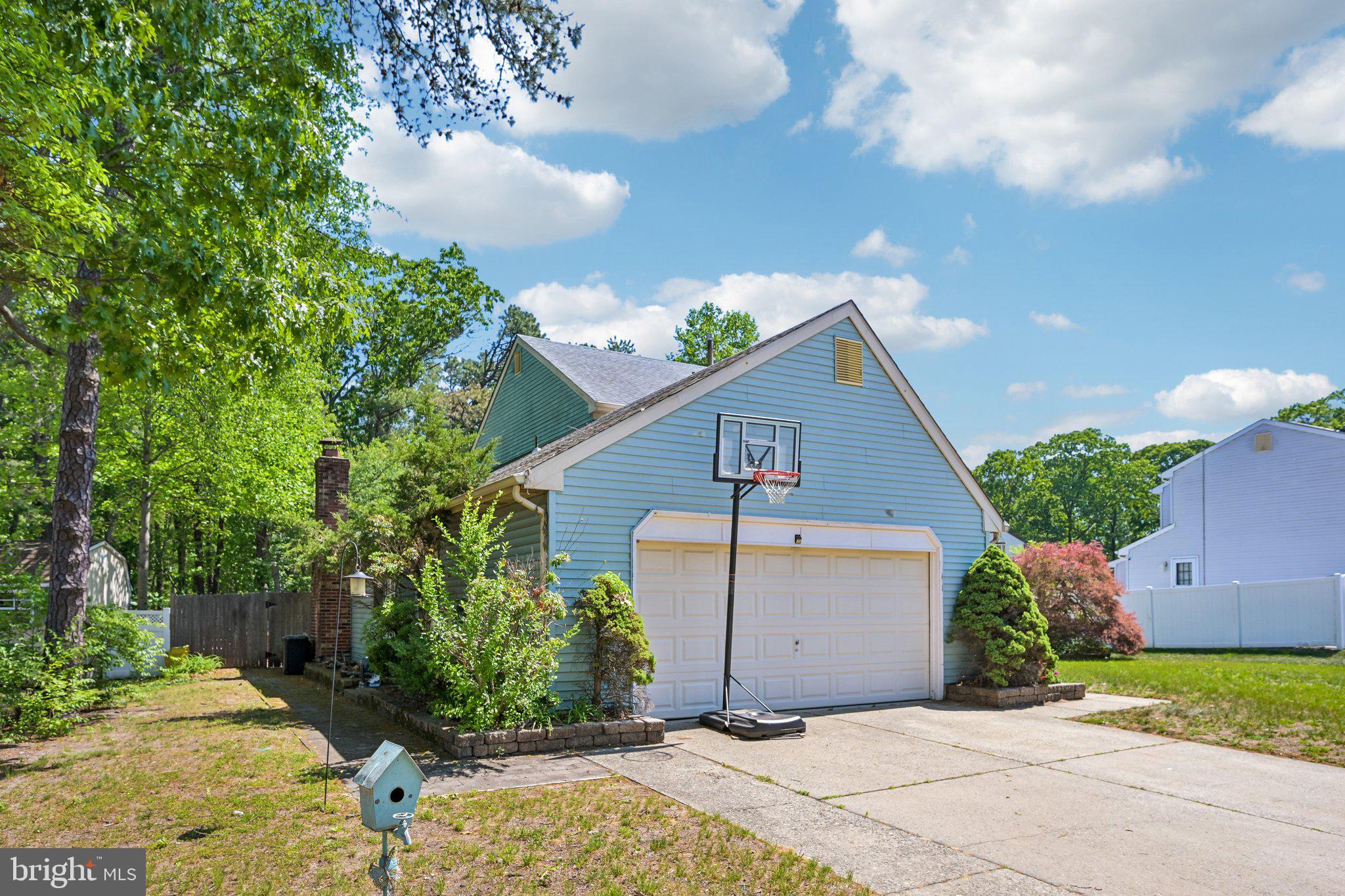 18 PINE GLEN DRIVE