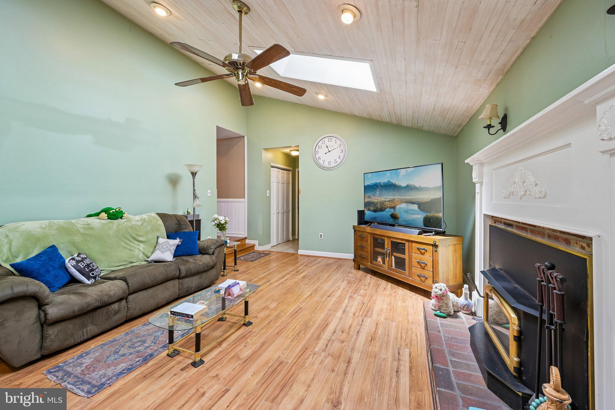 18 PINE GLEN DRIVE
