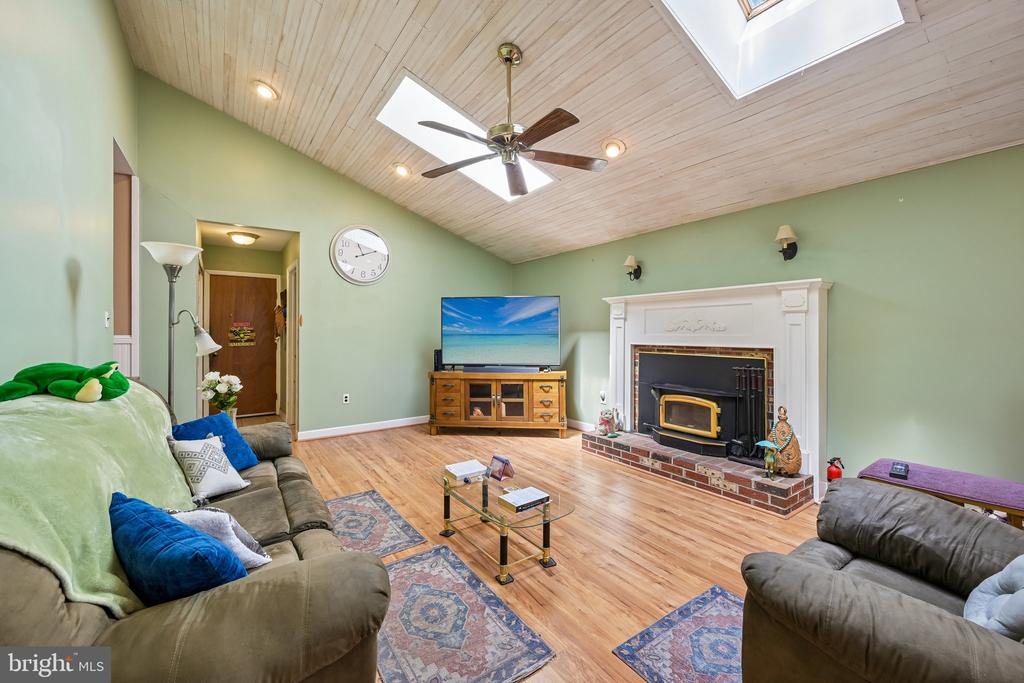 18 PINE GLEN DRIVE