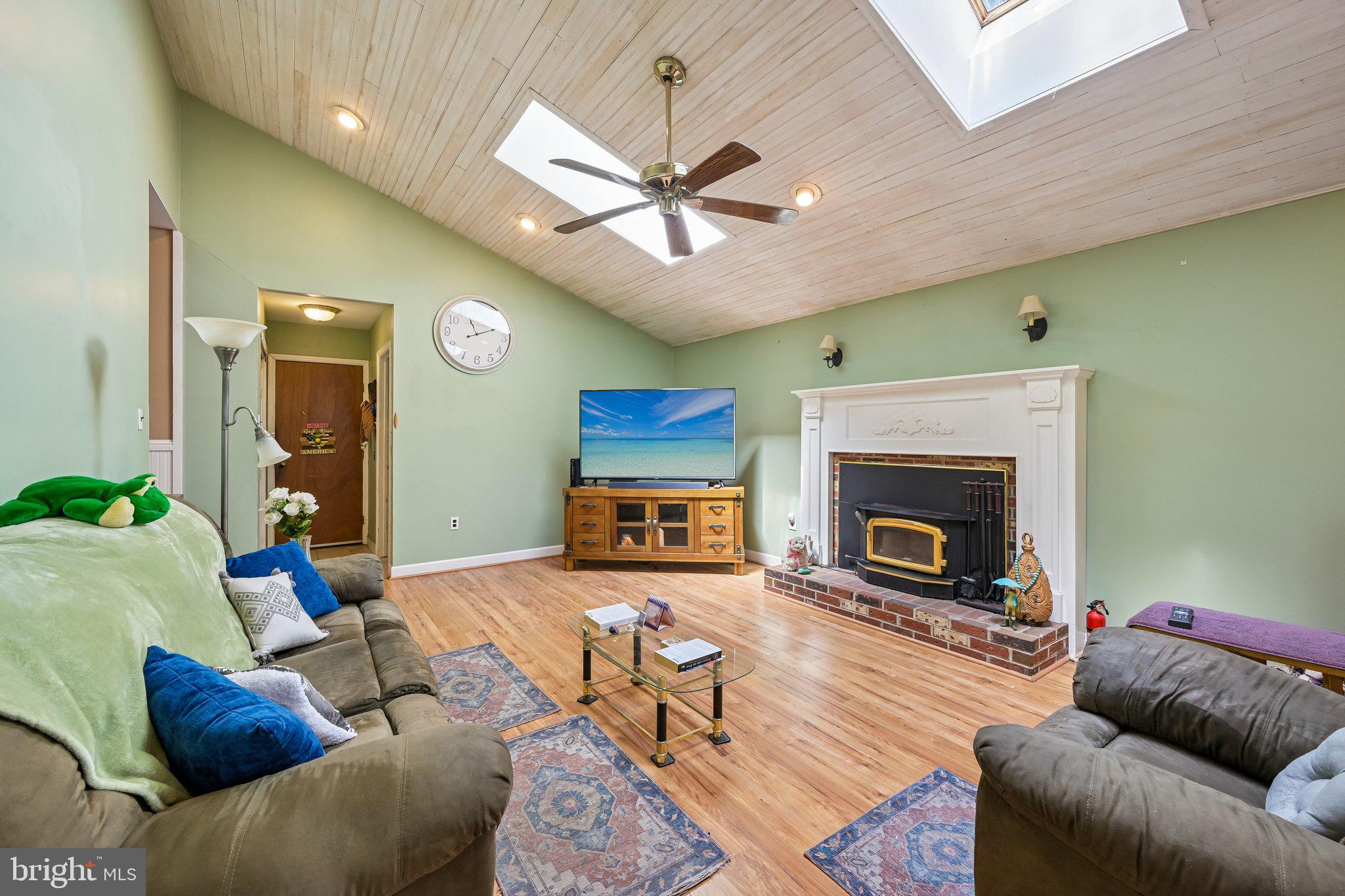 18 PINE GLEN DRIVE
