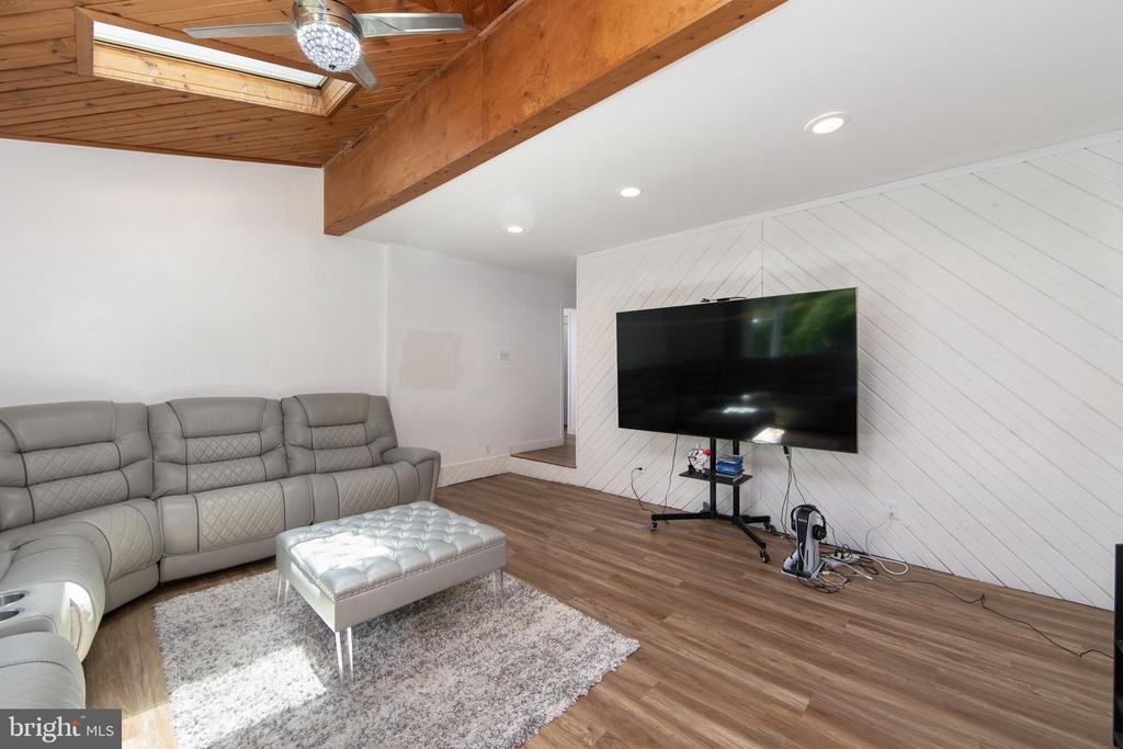 606 EASTWOOD DRIVE