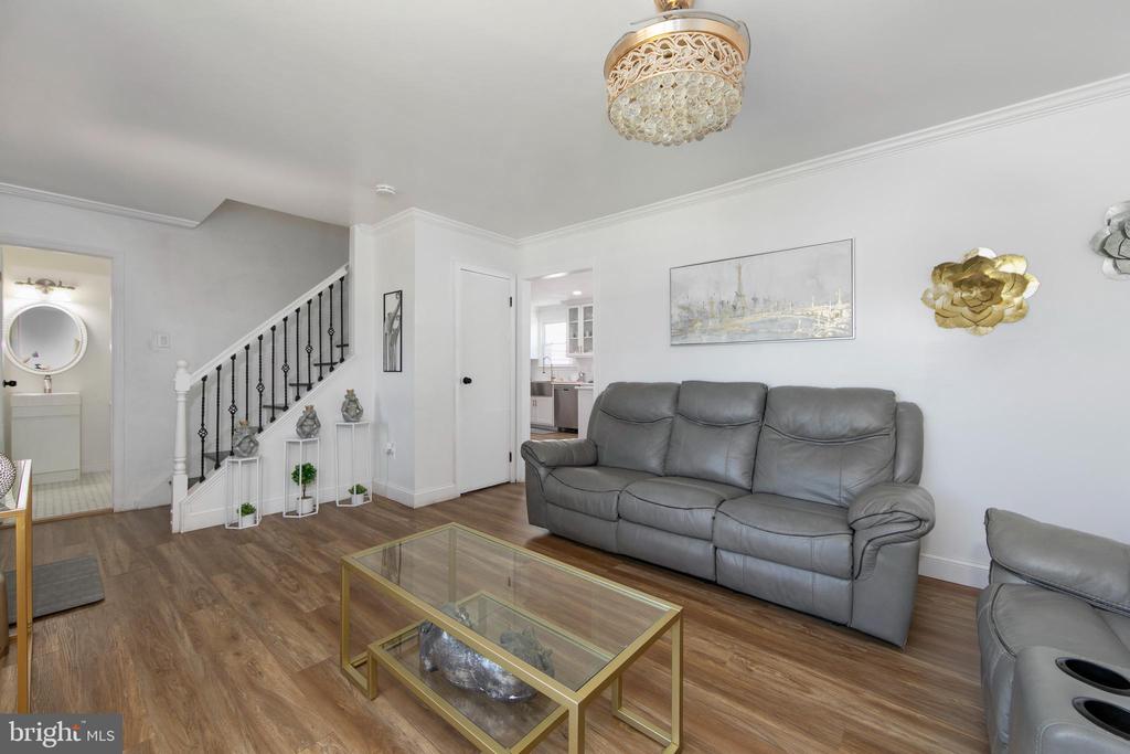 606 EASTWOOD DRIVE