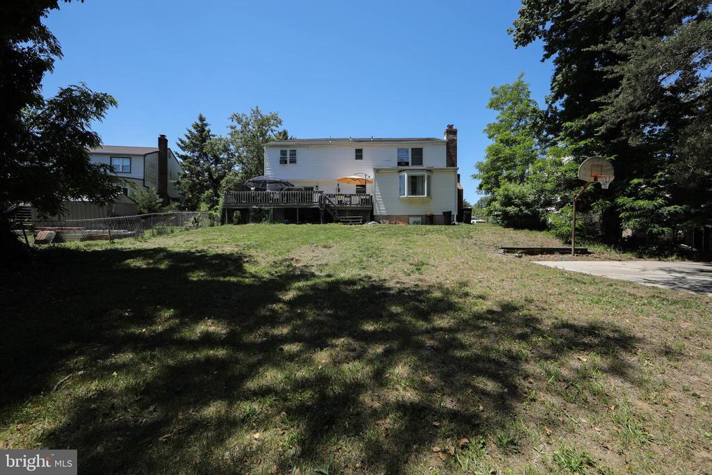 606 EASTWOOD DRIVE
