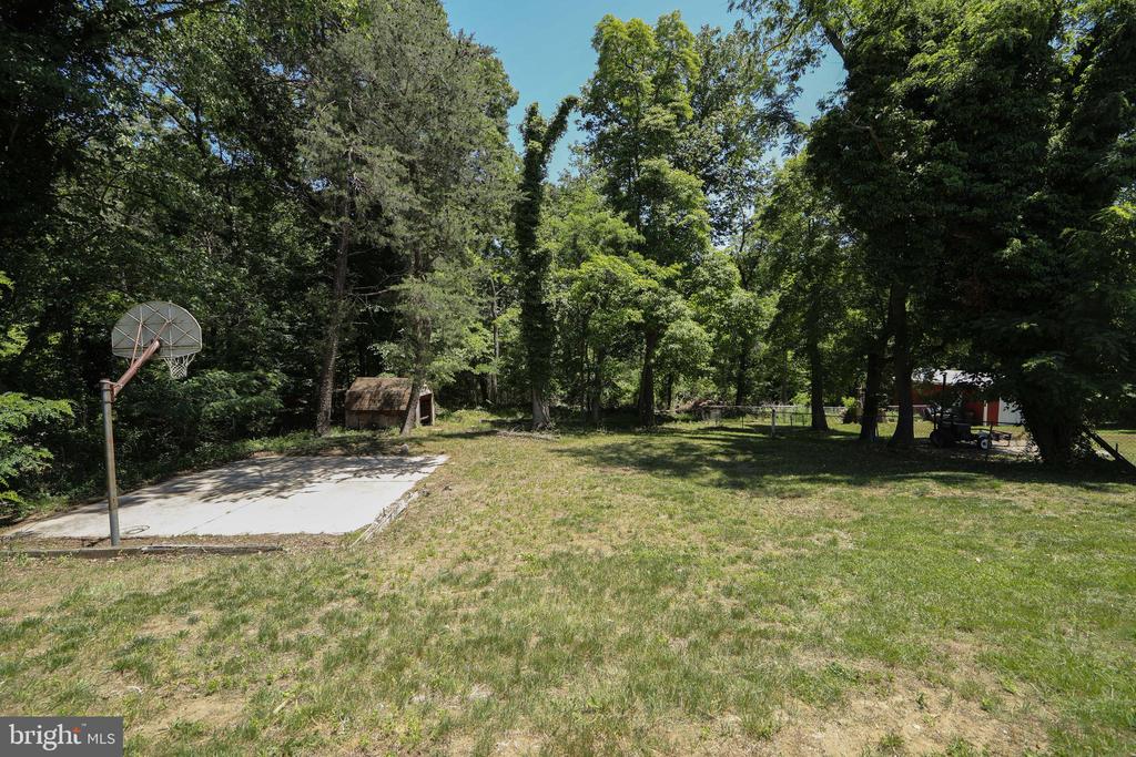 606 EASTWOOD DRIVE