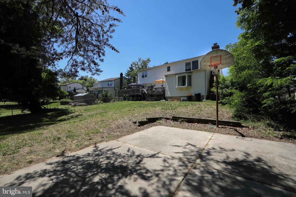 606 EASTWOOD DRIVE