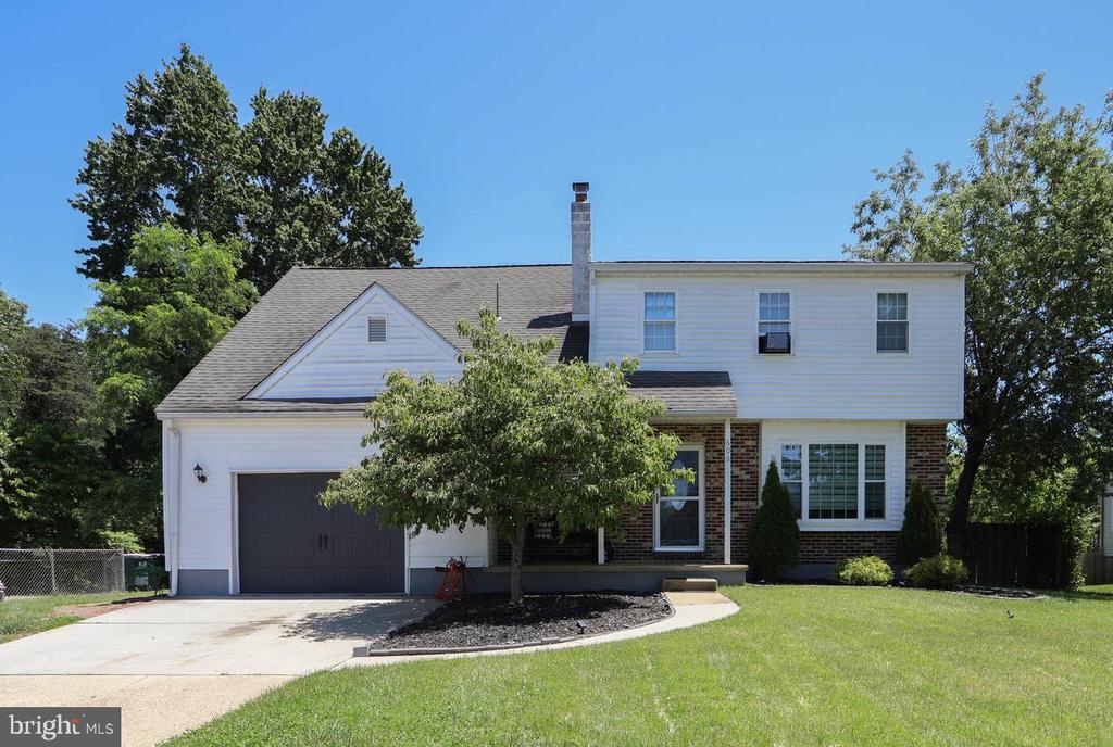 606 EASTWOOD DRIVE