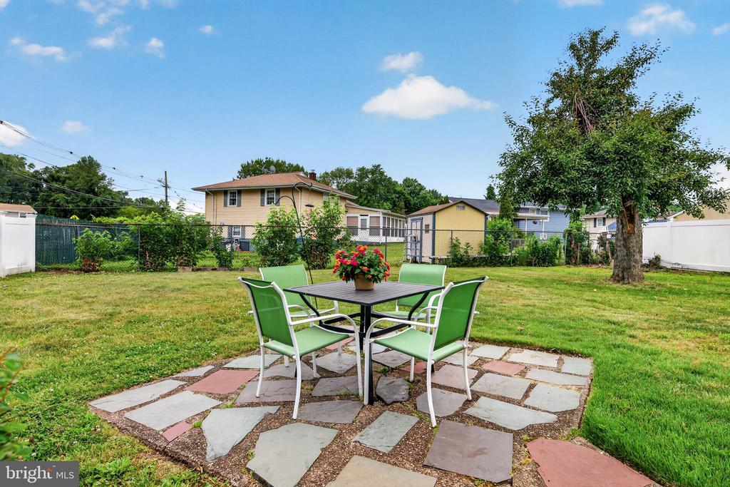 528 LEE ANN ROAD