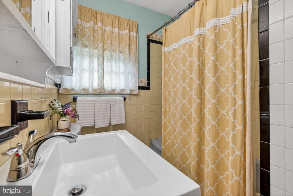 528 LEE ANN ROAD