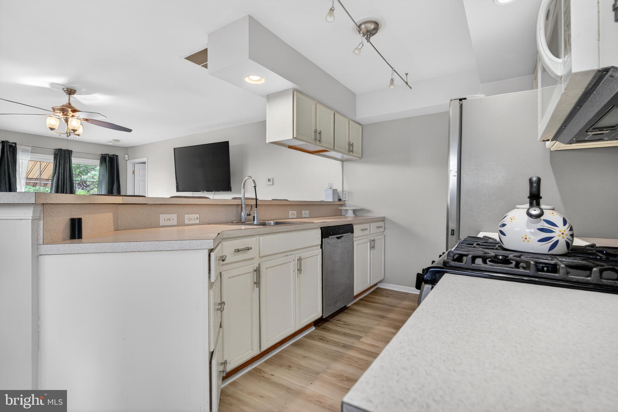 4511 SHAPLEY COURT
