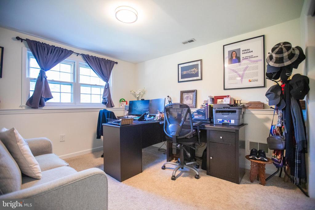 1028 CARDINAL LANE