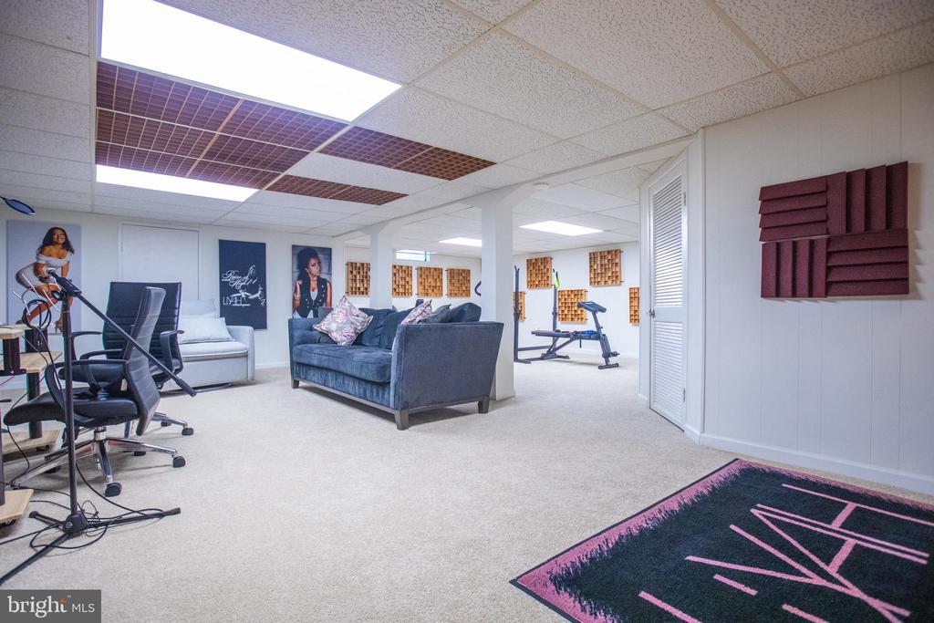 1028 CARDINAL LANE