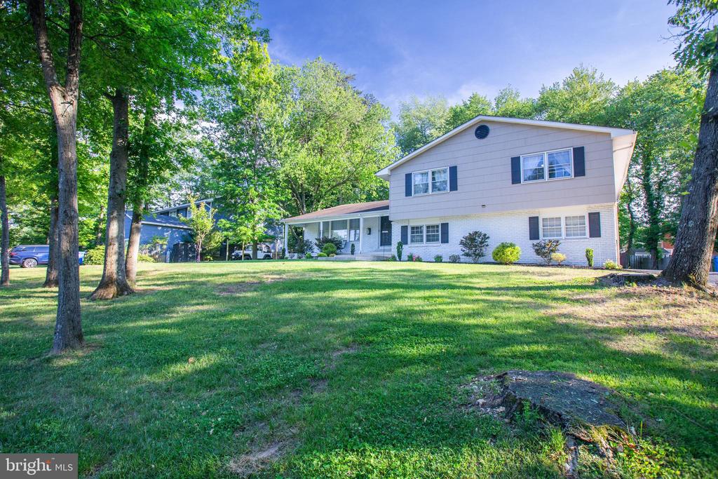 1028 CARDINAL LANE