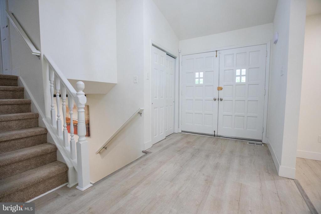 1028 CARDINAL LANE