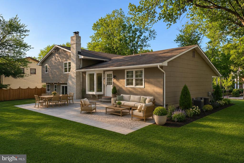 1028 CARDINAL LANE