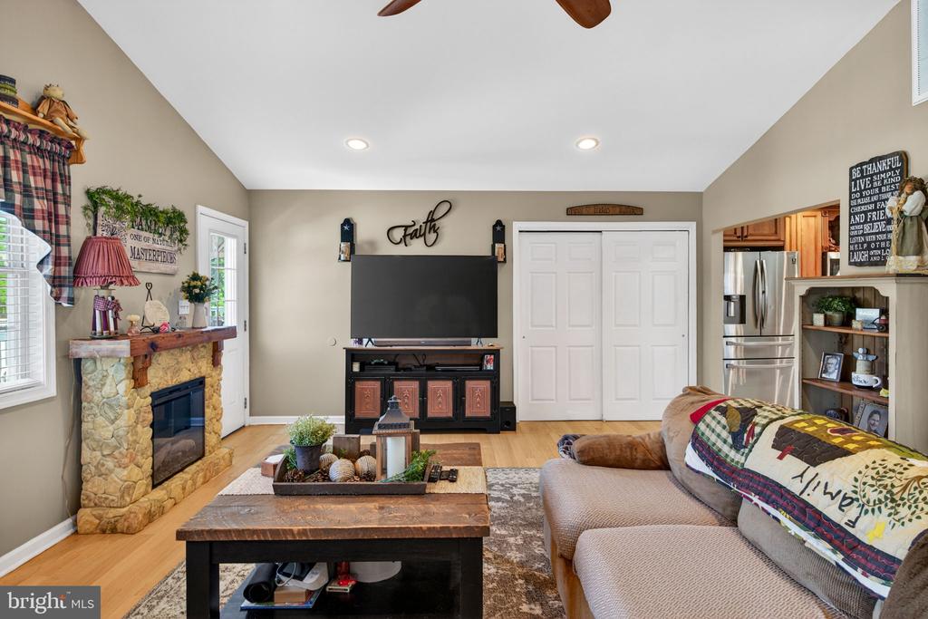 29 BROOKSTONE DRIVE