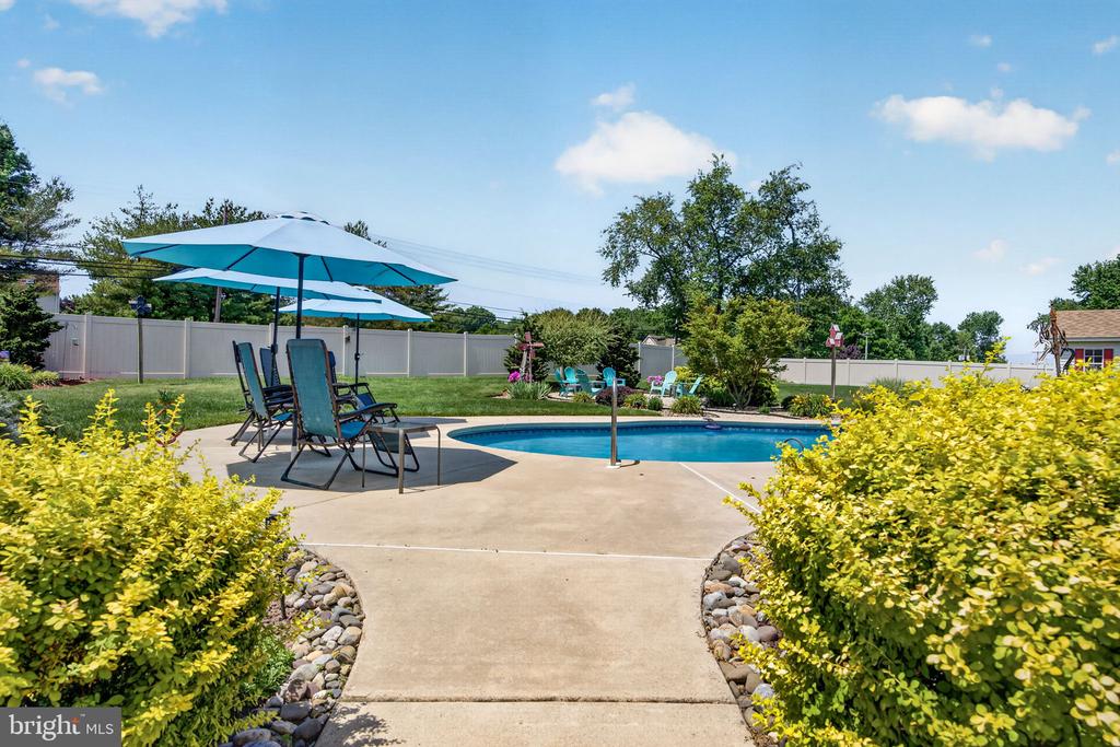 29 BROOKSTONE DRIVE