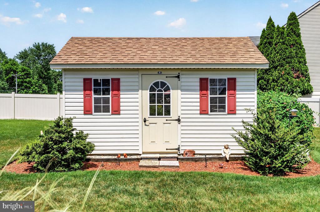 29 BROOKSTONE DRIVE