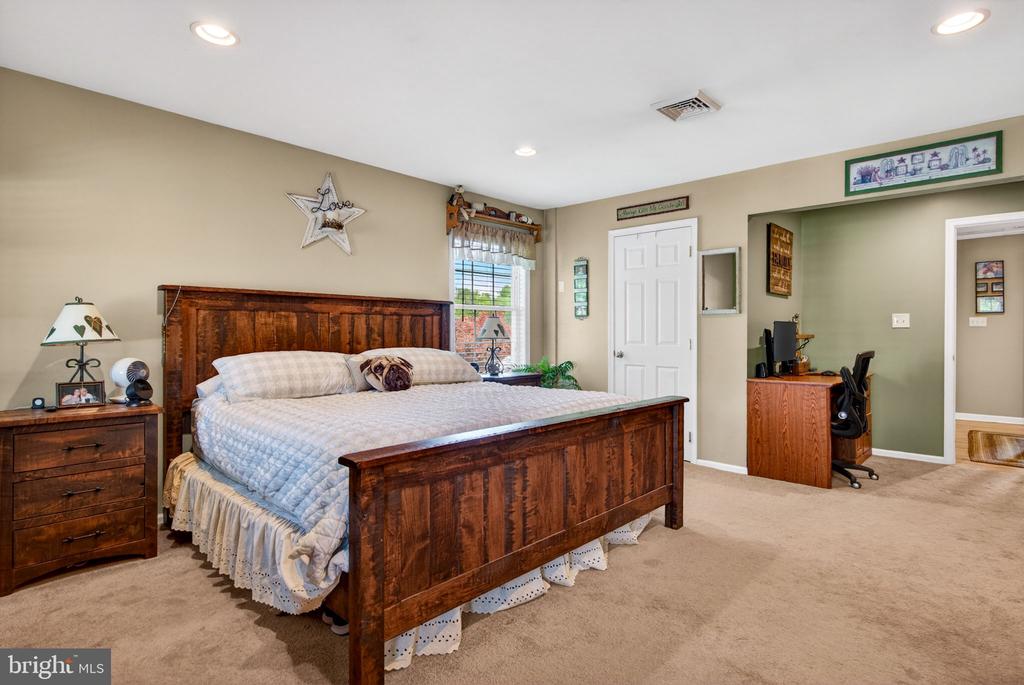 29 BROOKSTONE DRIVE