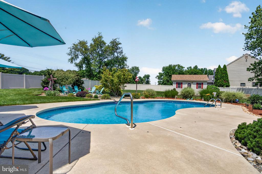 29 BROOKSTONE DRIVE