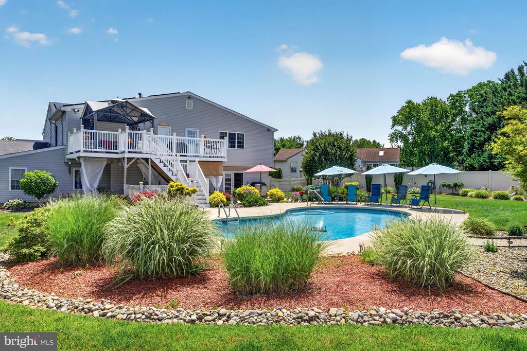 29 BROOKSTONE DRIVE