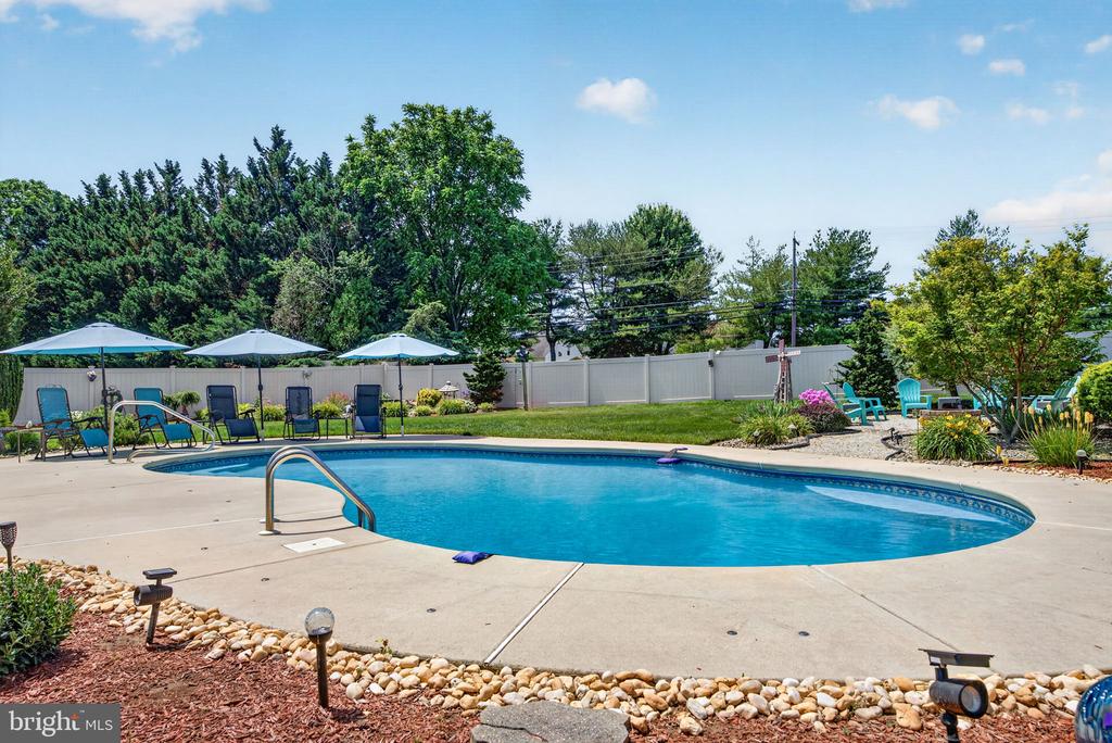 29 BROOKSTONE DRIVE
