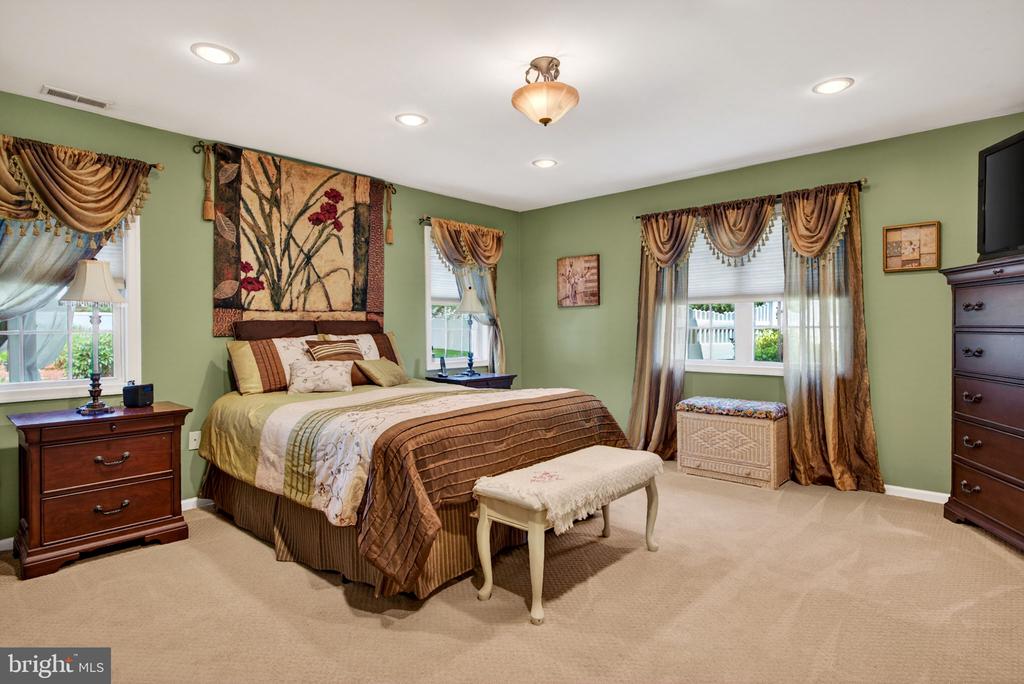 29 BROOKSTONE DRIVE