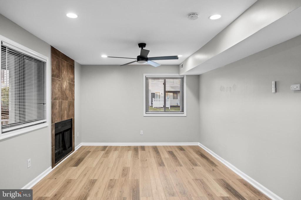 407 SHELBY COURT