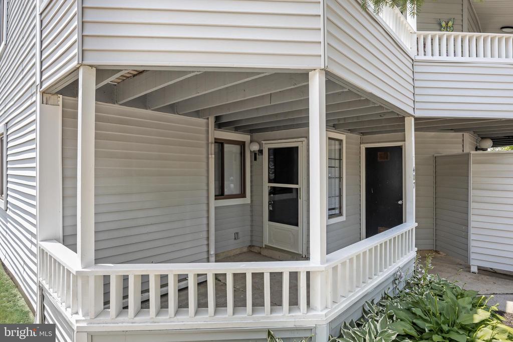 407 SHELBY COURT