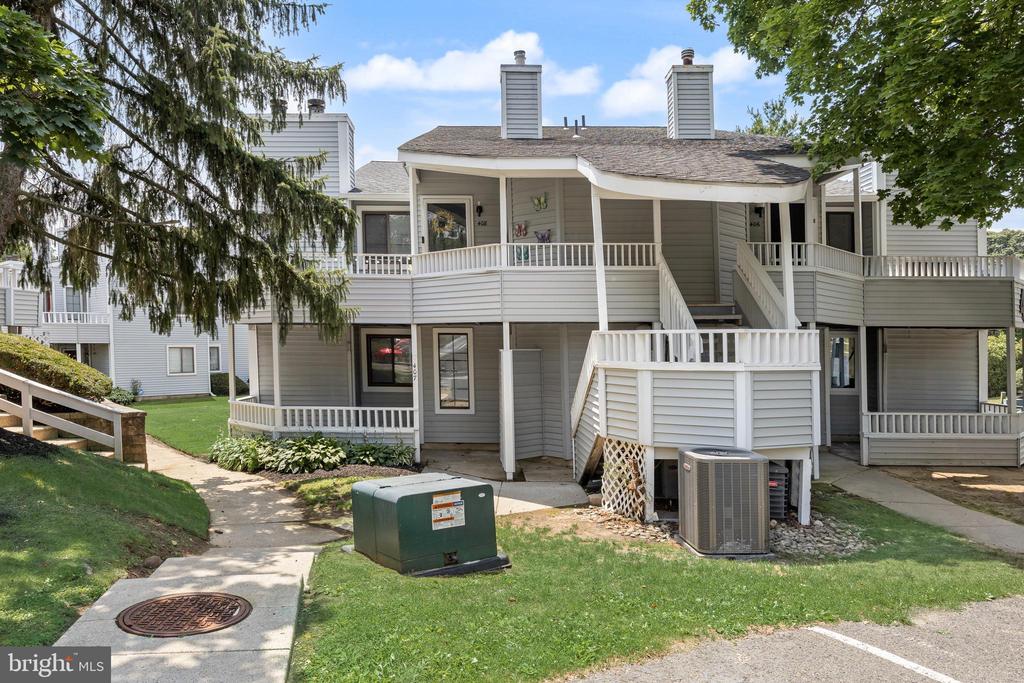 407 SHELBY COURT