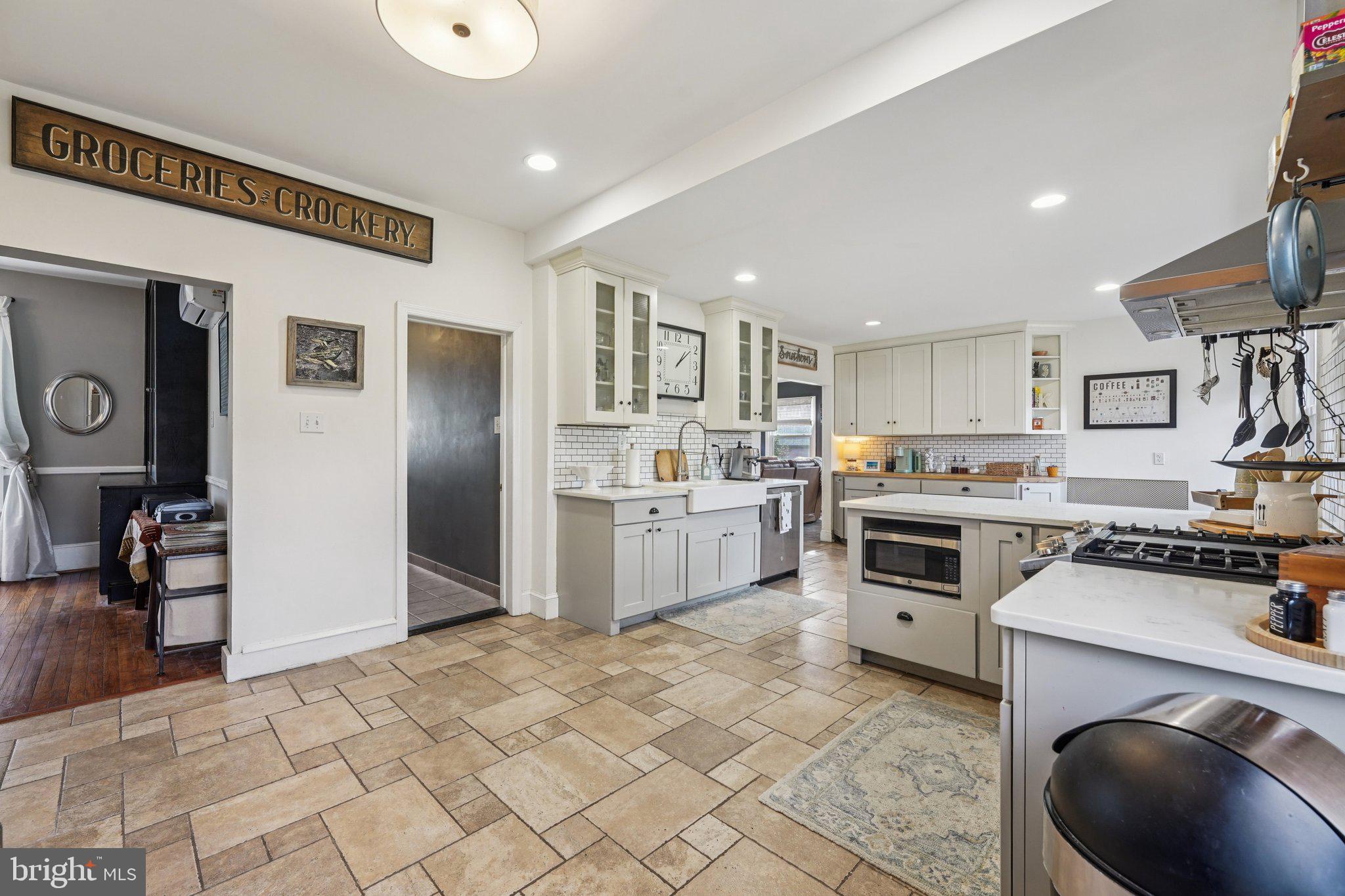 100 THIRD AVENUE