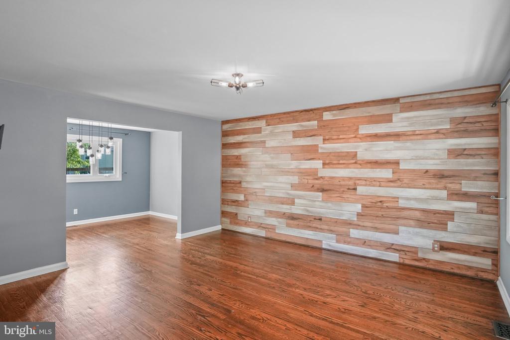 1529 PLEASANT DRIVE
