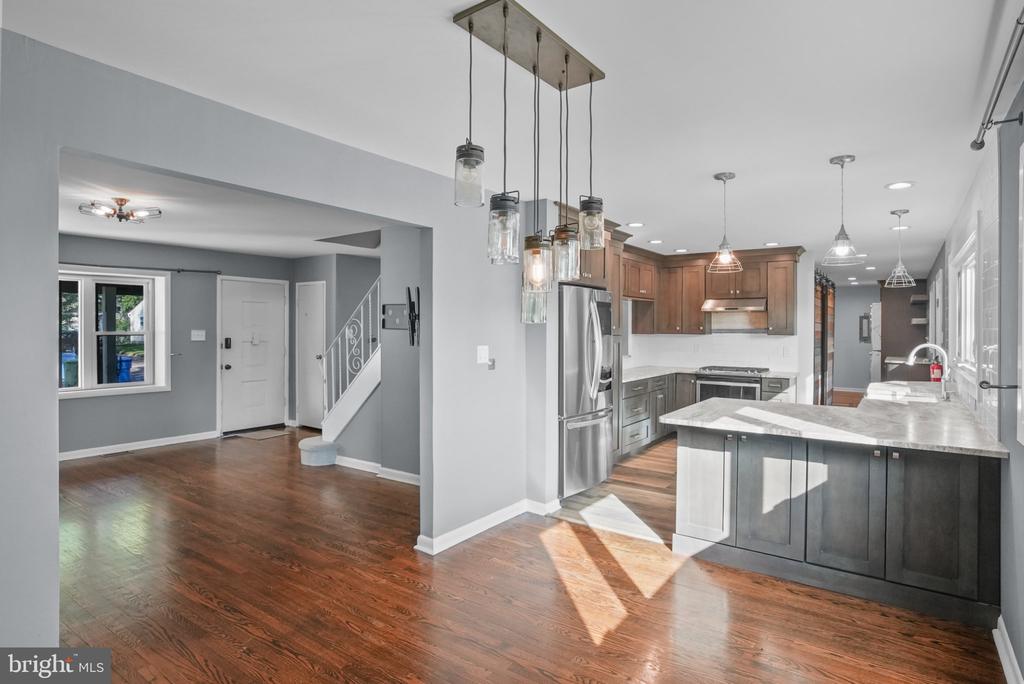 1529 PLEASANT DRIVE