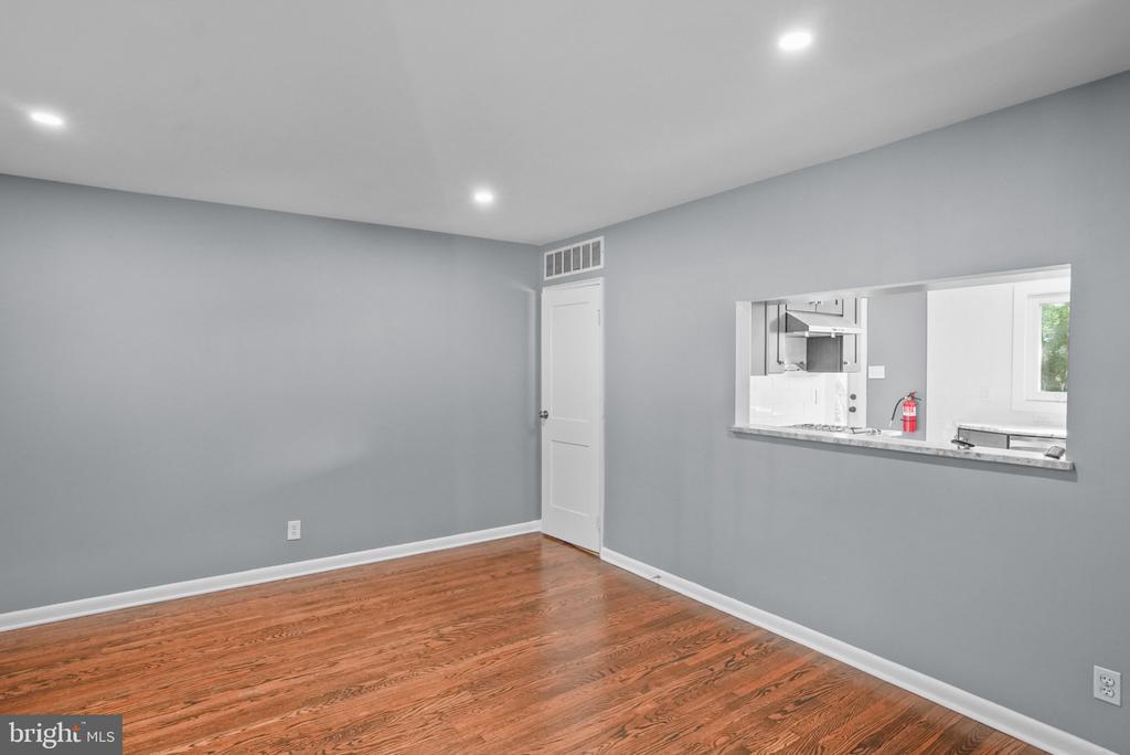1529 PLEASANT DRIVE