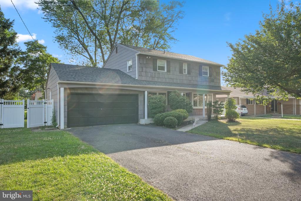 1529 PLEASANT DRIVE