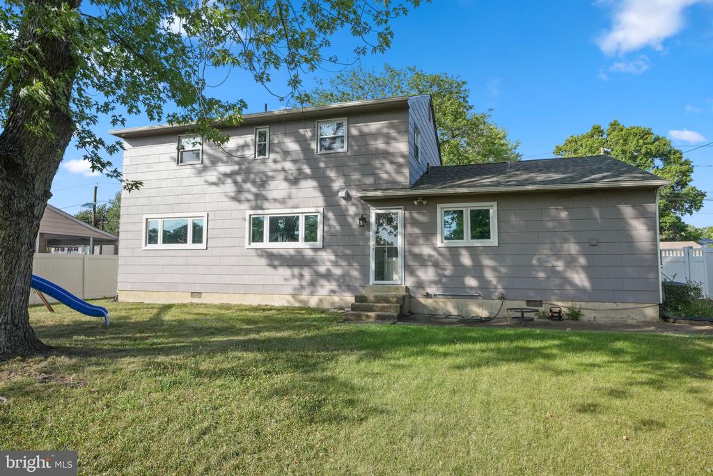 1529 PLEASANT DRIVE
