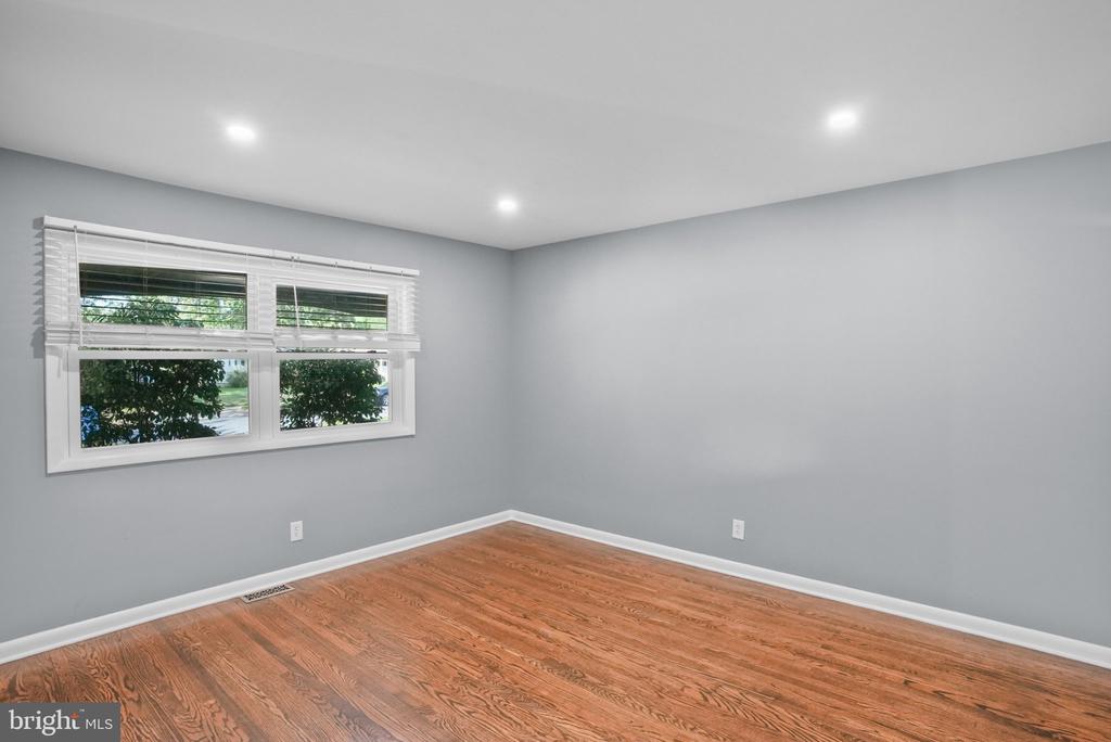 1529 PLEASANT DRIVE