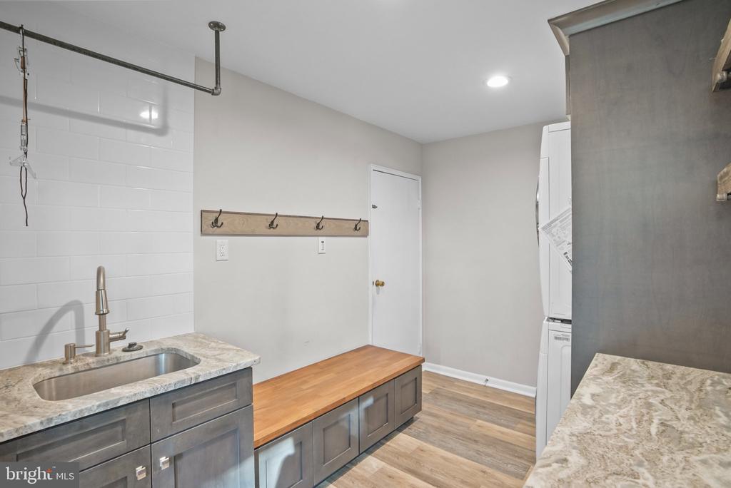 1529 PLEASANT DRIVE