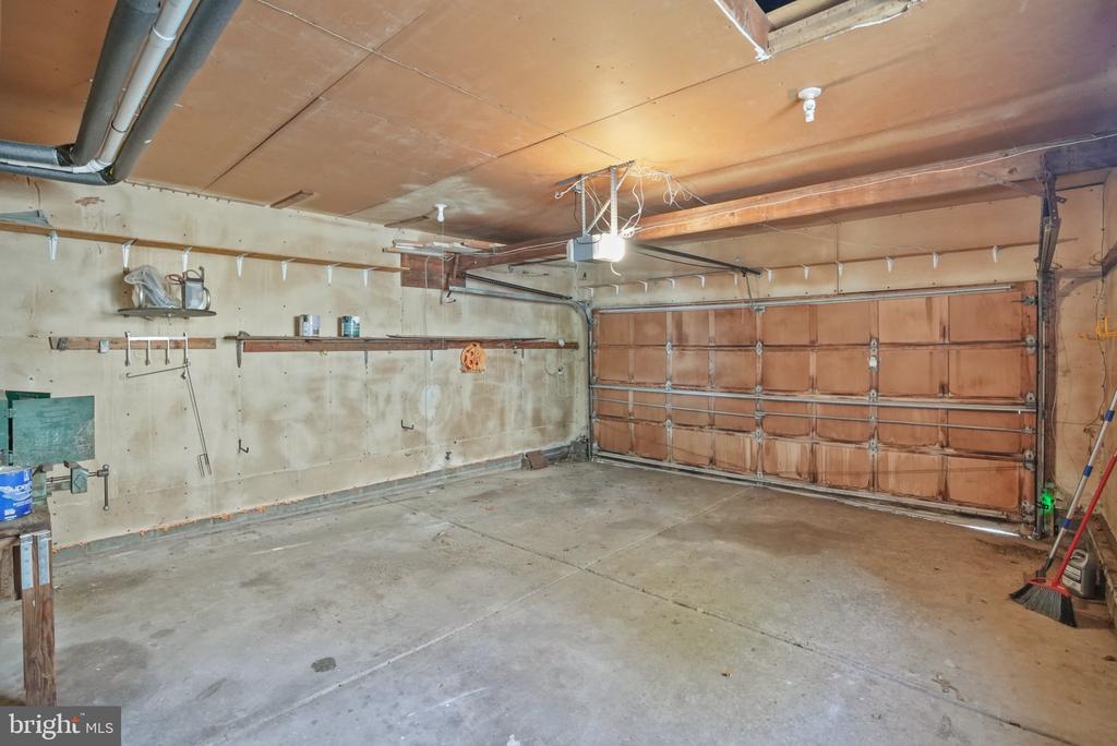 1529 PLEASANT DRIVE
