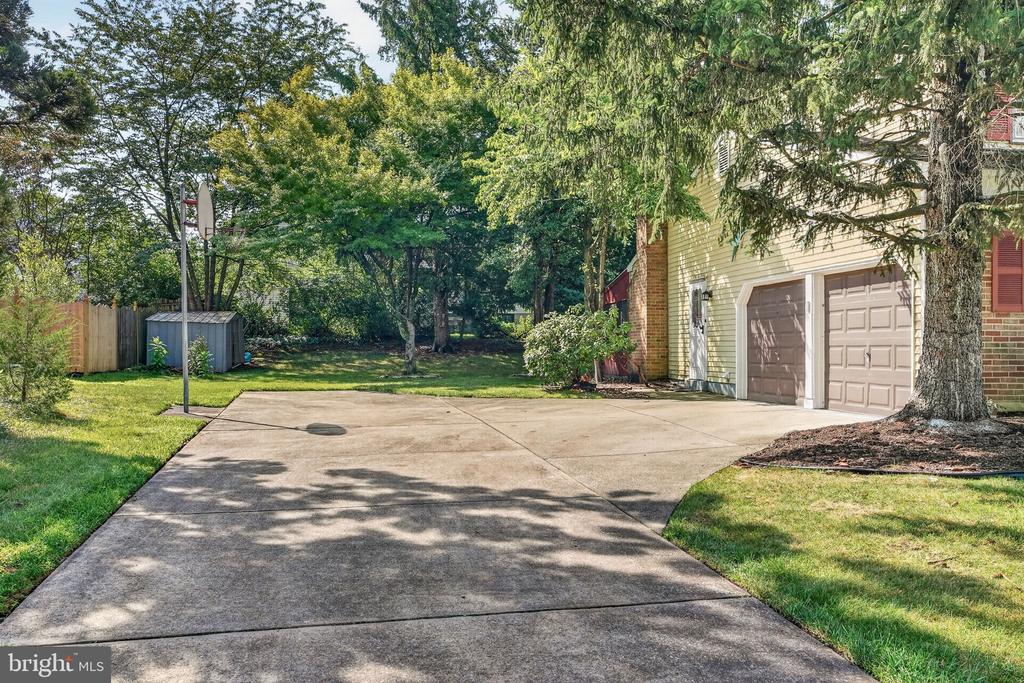 410 QUEEN ANNE ROAD