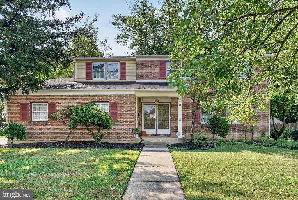 410 QUEEN ANNE ROAD
