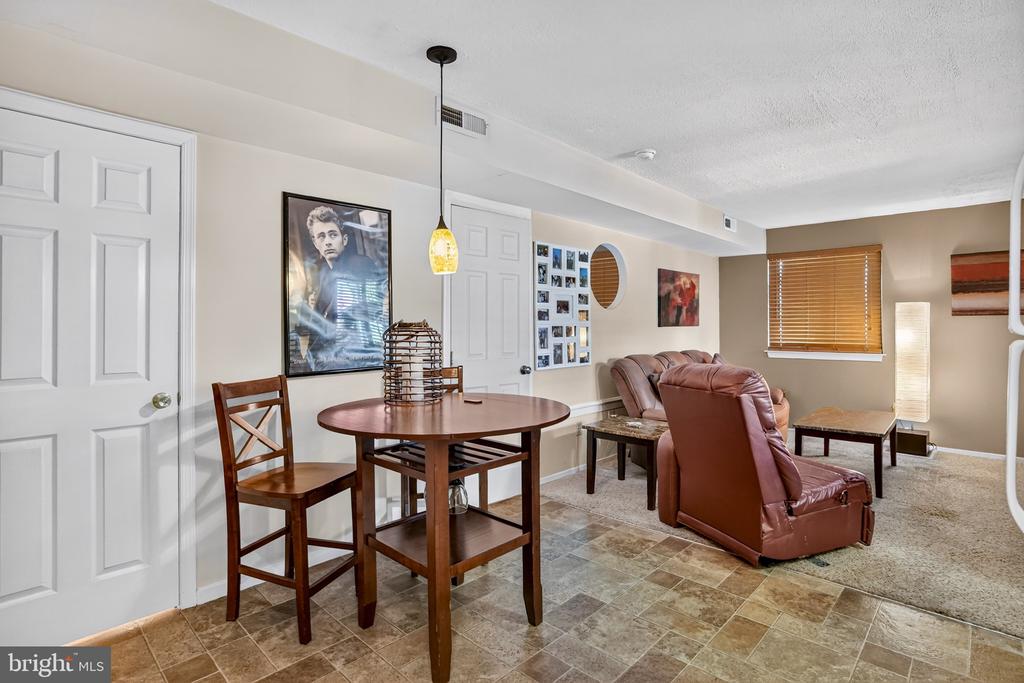 903 Berwyck Ct, -2411, United States